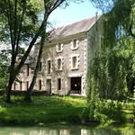 Authentique moulin à eau de Xllle siècle - @le_moulin_de_paulmery - Instagram