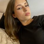 Paula Bodnar - @xpaulqx - Instagram