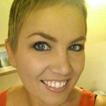Paula Hewitt - @paulapops84 - Instagram