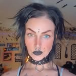 Paula Lafferty - @porcelainmorgu3 - Instagram