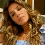 Paula Fernandes private chart  - Facebook
