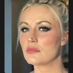 @velvet_pearl_singer - Instagram