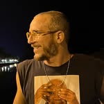 Pedro Bomba | Poesia e Jornalismo - @pedrobombapoesia - Instagram