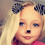 Elizabeth - @peeweebrown707 - Instagram