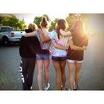 @penelopebatesv - Instagram