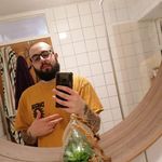 Perry Burton - @pezdog - Instagram