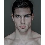 Pete Robertson - @live.luxury.lifes - Instagram