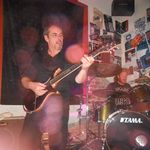 Peter Crossley - @crossleycustomguitars - Instagram