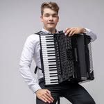 Kiss Péter - Harmonikaművész - @peter_kiss_accordionist_ - Instagram