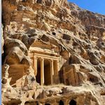 petra is small - @3it6.6 - Instagram