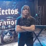Phil Claudio González - @phil_perfectos_extranos - Instagram