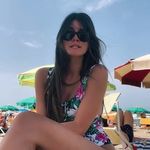 Phoebe Barrett - @laredwui - Instagram