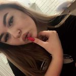 Phoebe Burrows - @phoebeburrows7 - Instagram