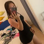 Phoebe Evans - @pheebs.75 - Instagram