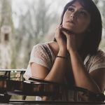 Phoebe Hunt - @phoebehuntmusic - Instagram