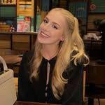 Phoebe Perry - @phoebe__perry - Instagram