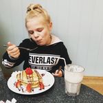 Phoebe Perry - @phoebedraws2008 - Instagram
