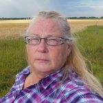 @phyllis.molnar.5 - Instagram