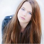 I love Chloe East - @priscilla_carpenter - Instagram