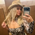 Rachel Case - @rachelqueso - Instagram
