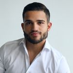 Rafael Cintron Rosado - @wealthyexpat - Instagram