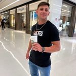 Rafael Simon - @pegavisaovarao - Instagram