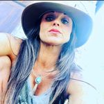 Randi Jones - @randazzleg - Instagram