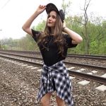 Raquel Rothenberg - @raquelblake_ - Instagram