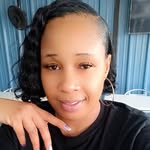 Raquel Henry - @conservative_flower - Instagram