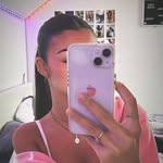 @raya.jones4 - Instagram