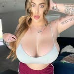 Rebekah Clements - @rebekahclements20 - Instagram