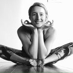Rebekah Young - @rebekahyoungyoga - Instagram