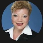 Regina  Blackmon - @fuzz.y329 - Instagram