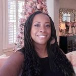 Regina Bourne - @niubianempress - Instagram