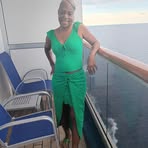 Regina Bronner - Facebook