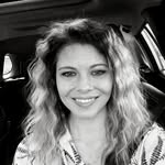 Renée Grimes - @embracingchapters - Instagram