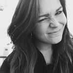 Renée - @deniserenee.reads - Instagram