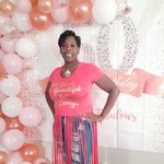 Renee Burton - @reneeburton66 - Instagram