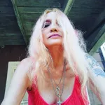 Renee Galloway - @hippie_chick_57 - Instagram