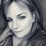 Renee Hendricks - @everglow720 - Instagram