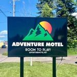 Renee Holman - @adventure.lodging - Instagram