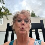 Lisa Renee Platt - @lisardaily - Instagram
