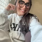 Renée - @reneerobless - Instagram
