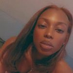 Renee Royal - @lolasalam30 - Instagram