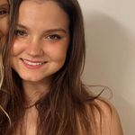 renee van dyke - @reneev25 - Instagram