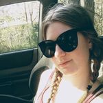 Renee Wiles - @naynaybevvey - Instagram