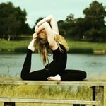 Rhiannon Henry - @yogi_coastal - Instagram