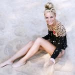 Rhiannon Simon - @kusentax - Instagram