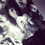 Rhonda Hambrick - @gigglylies - Instagram