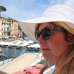 Ria Bond - Facebook